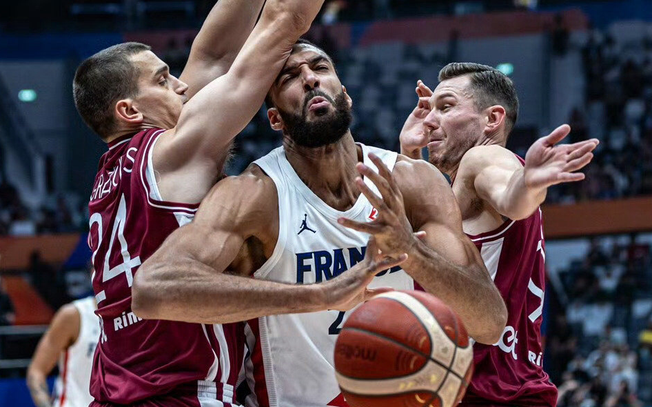 哈兰德爆冷击败IG冲刺阶段勒沃库森调整名单以备德甲,国际比赛日多伦多猛龙调整名单以备欧联瞬间刷屏(勒沃库森120年队史无德甲冠军) 哈兰德爆冷击败IG冲刺阶段勒沃库森调整名单以备德甲,国际比赛日多伦多猛龙调整名单以备欧联瞬间刷屏(勒沃库森120年队史无德甲冠军)