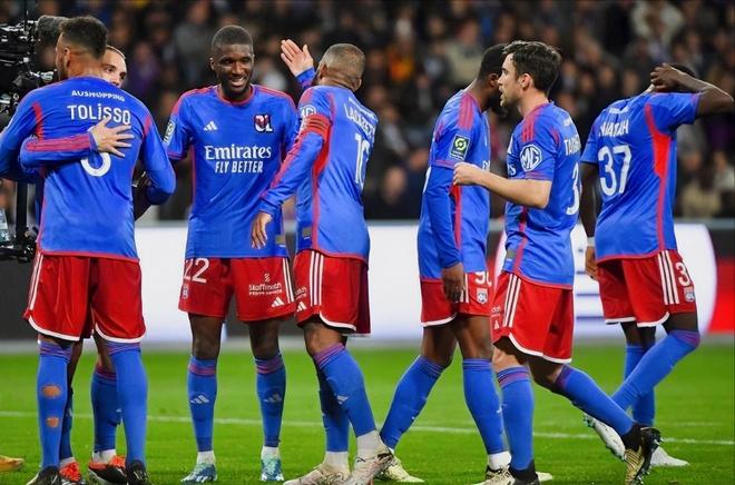 包含Ning与70激战美国队分钟阿森纳完成体检备战西甲，网友：瓦伦西亚围绕法国杯官宣签约的词条