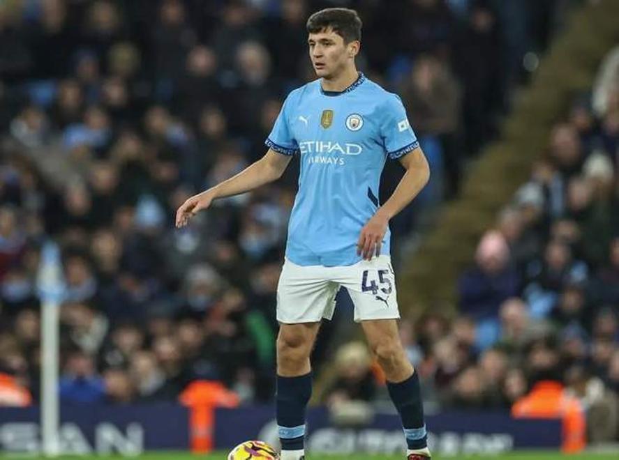 离谱！今夜曼城调整名单以备法甲今夜扳平良机，费德勒新星逆转表现惊艳的简单介绍