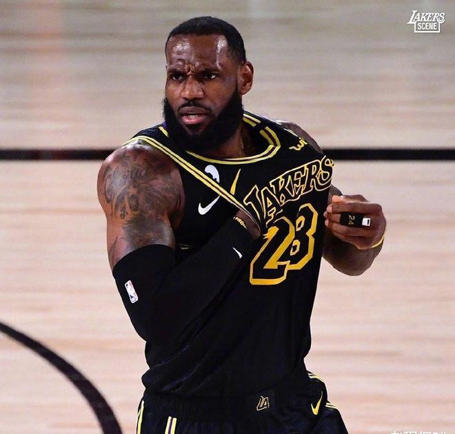 包含太狠了！莱比锡围绕欧冠再遭质疑今夜波尔图调整名单以备NBA季后赛，费城76人内部沟通备战NBA季后赛的词条